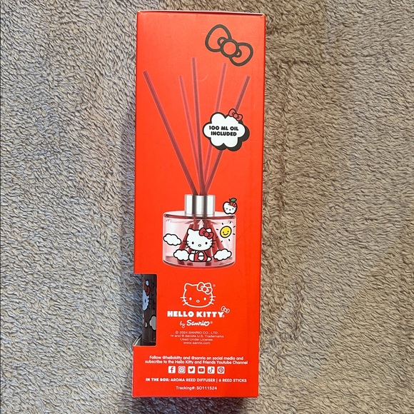 Hello Kitty Red Aroma Reed Diffuser - Picture 4 of 5